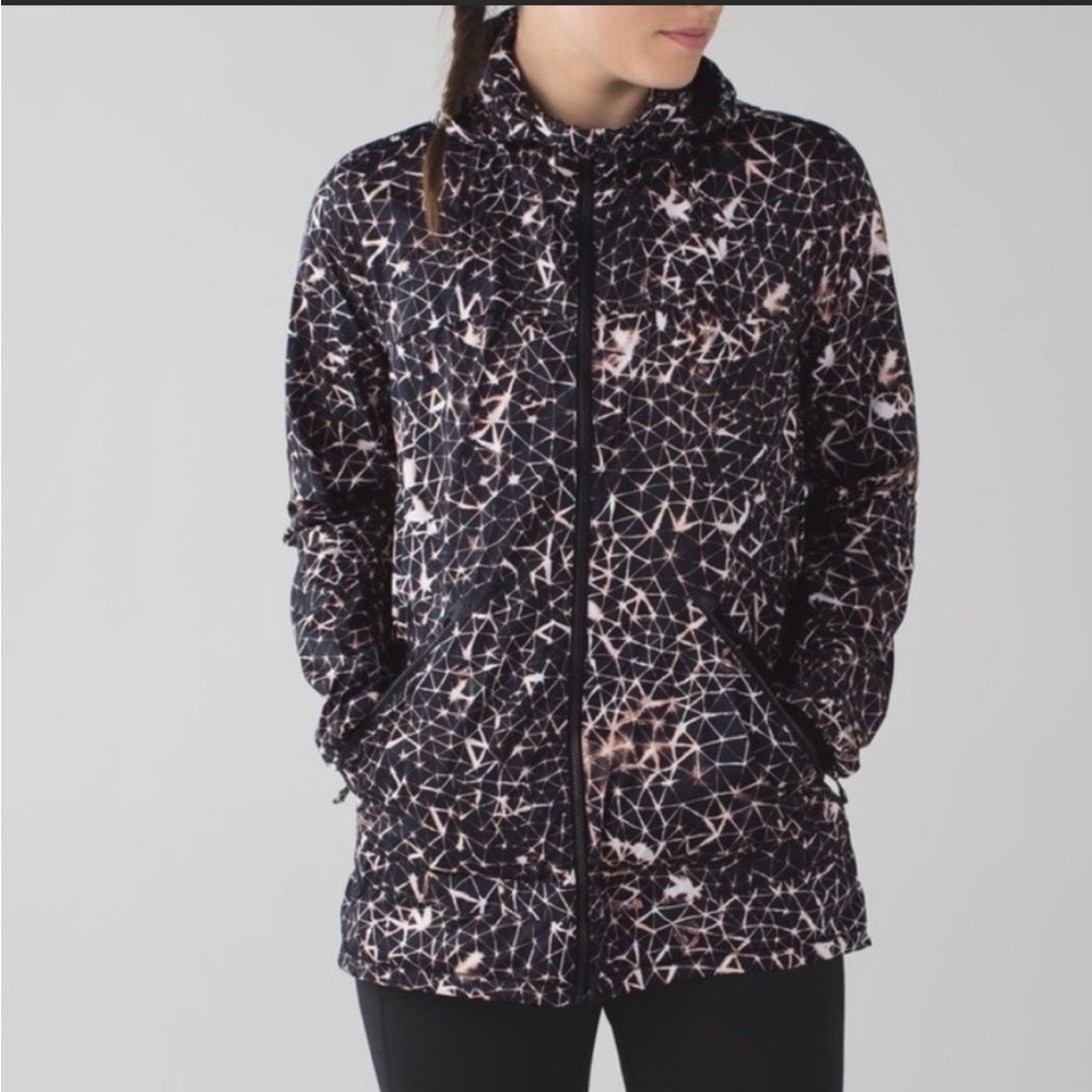 LULULEMON MISS MISTY II IN STAR CRUSHED RUNNING JACKET BLACK WHITE RUST SZ 6
